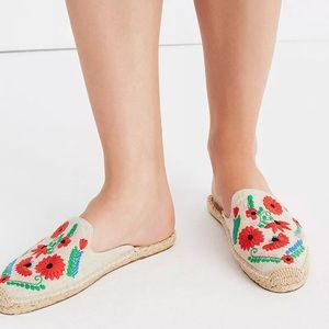 Soludos Embroidered Ibiza Floral Canvas mules Flats Size 9 Tan and multi-Color